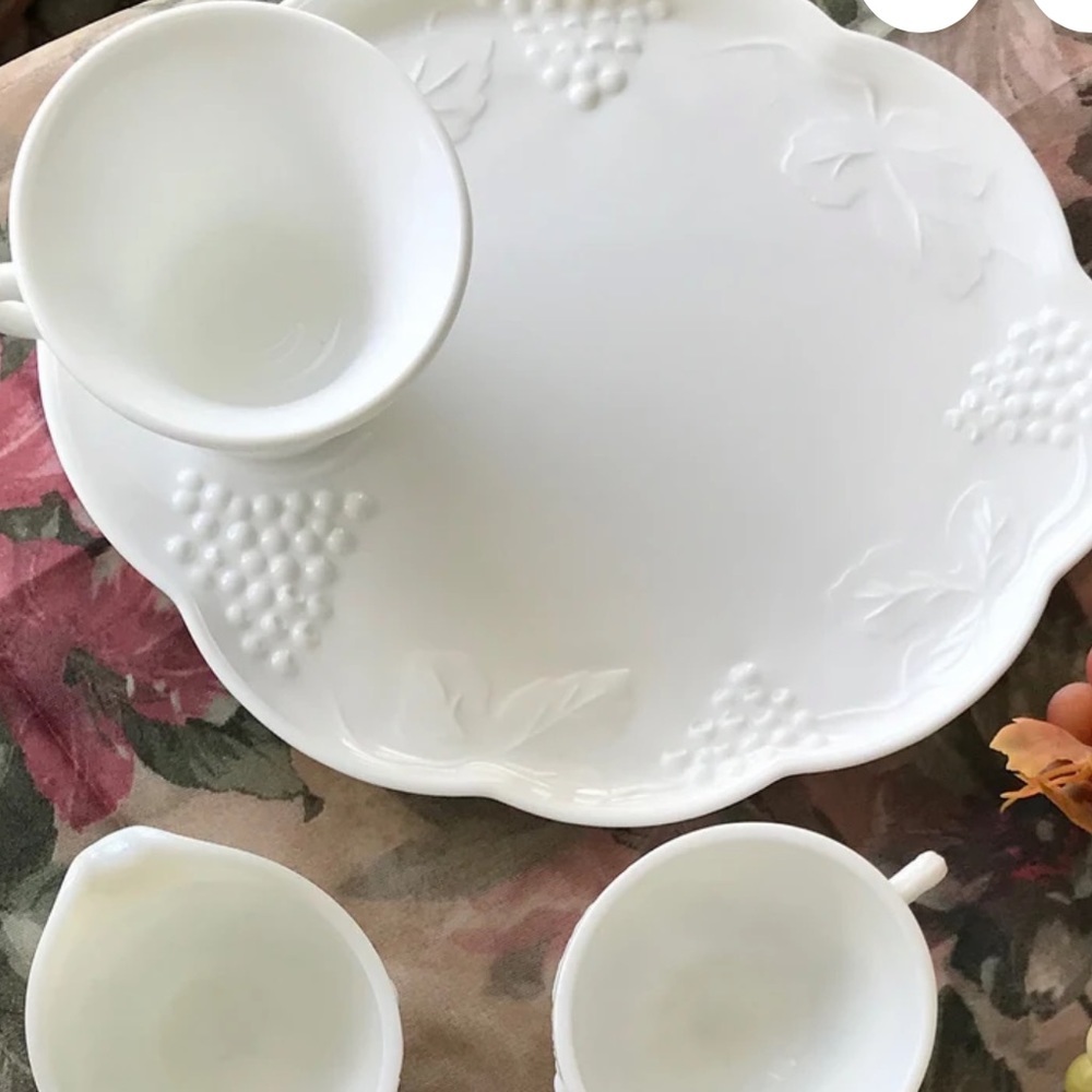 MILK GLASS LUNCHEON PARTY PLATE & PUNCH CUP SET VINTAGE 1950s APPETIZER
